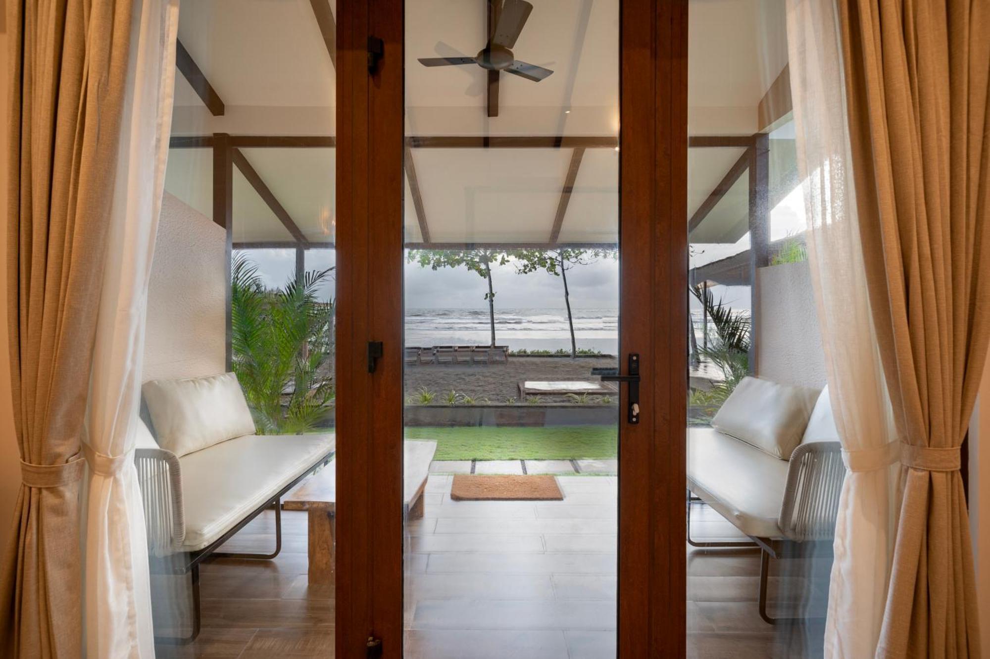 Palma Beach Resort Mandrem Exterior photo
