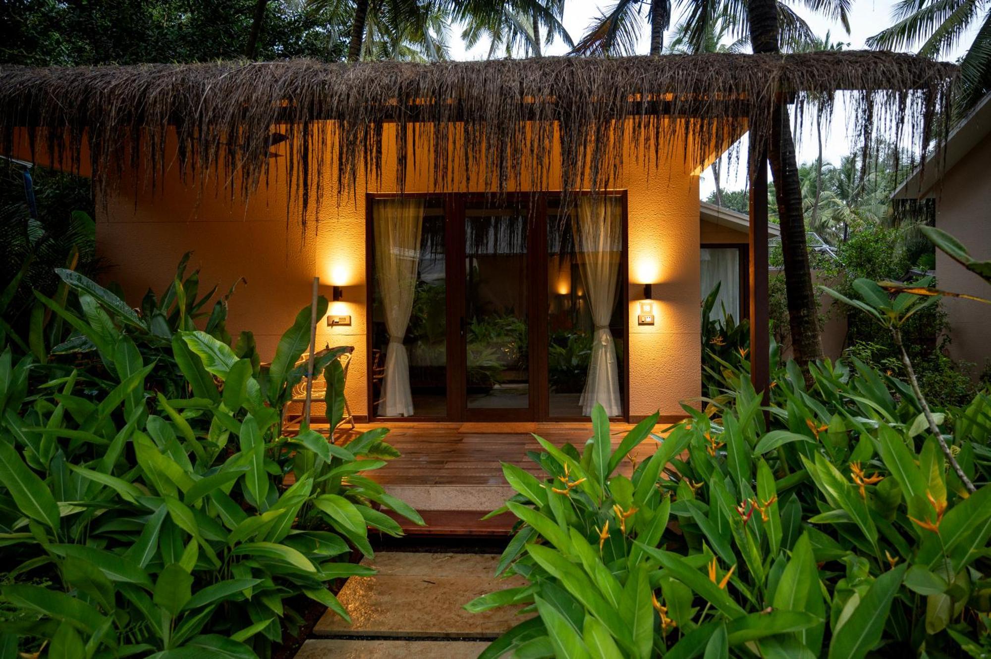 Palma Beach Resort Mandrem Exterior photo
